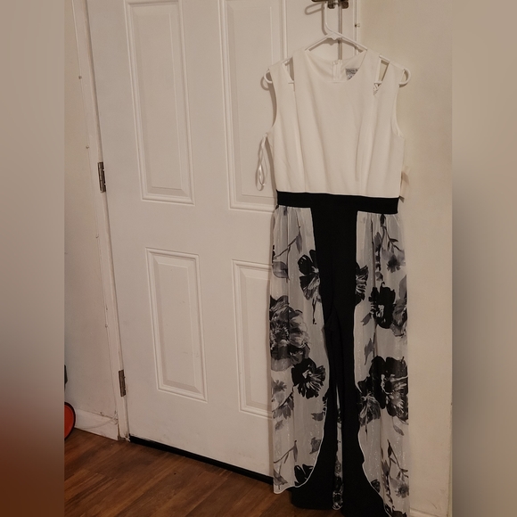 A beautiful black-and-white Pants jumper With shimmery Skirt overlay - Picture 2 of 2